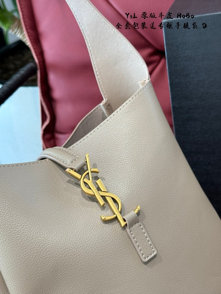 Original cowhide P285
Being fully grasped by YSL's new Hobo bucket
YSL all black hobo armpit bucket bag is really delicious stir fried chicken
Whether it's casual retro or sweet Sajie, hold on!
Workplace commuting and daily travel are both great opti...