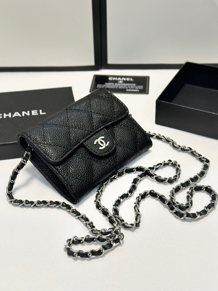 P130 color black gold black silver size 12x10CHANEL Chanel caviar cowhide small backpack fashionable and generous