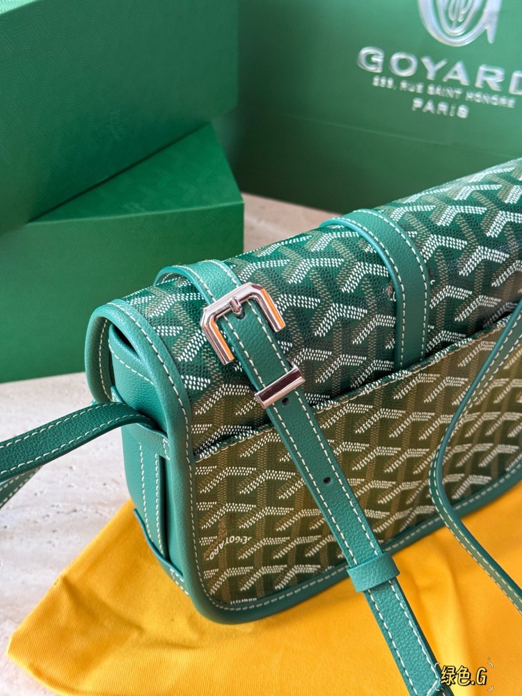 240 boxes
size：22*15cm
Goyard that can't stop at all
goyard
Isn't it a bit good-looking!
Goyard mailman bag! Do refined boys or relaxed girls have more backs?