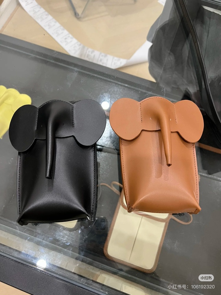 Loewe Elephant Phone Bag