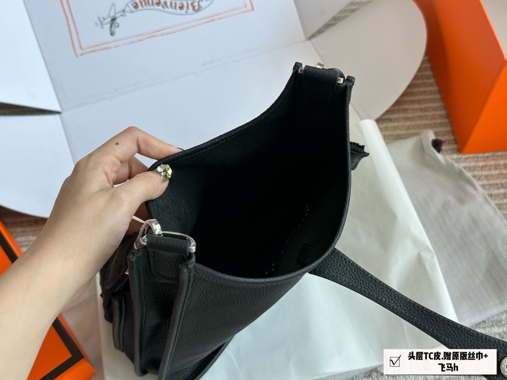 P270 cowhide
Lazy Style Representative | Hermes Evelyne is too fragrant, isn't it
There are many new evelynes on the official website of Herm è s Australia this month
It is a bag that combines capacity and coolness, making it lazy and casual to carr...