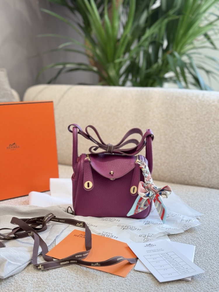 P275
Original TC cowhide Tmall Lindy19 o Hermes timeless' black gold bag ', I really can't refuse Hermes' black gold bag
The whole thing is responsible for 360 degree high-end appearance
I don't want to take it off my back
The capacity is also large
...