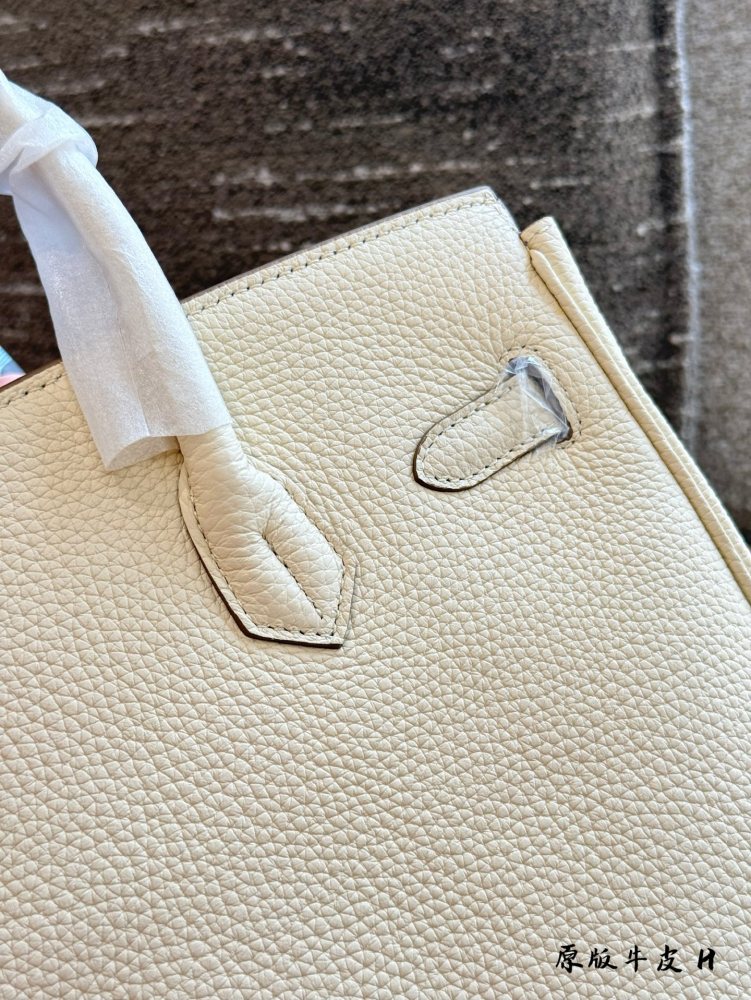 Original cowhide p380
Hermes Birkin is absolutely amazing! A timeless classic! Never outdated!
The Holy Grail blue milkshake and white color match perfectly with summer!
Go out easily - carry it directly and fill up your aura
Togo intradermal suture,...