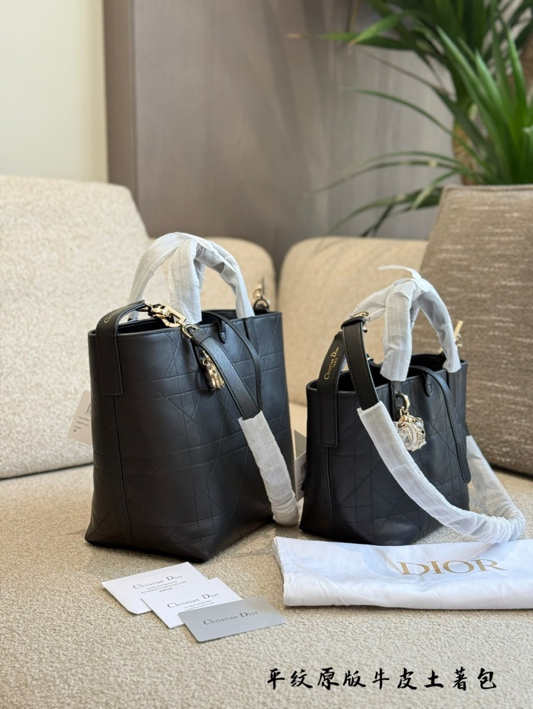 p330p340
The Dior Toujours oil wax leather bag that was asked about was so beautiful that it was a foul. # Fashion is reincarnation, I don't allow it. There are still people who don't know about this treasure bag of Dior Toujours oil wax leather!
The...