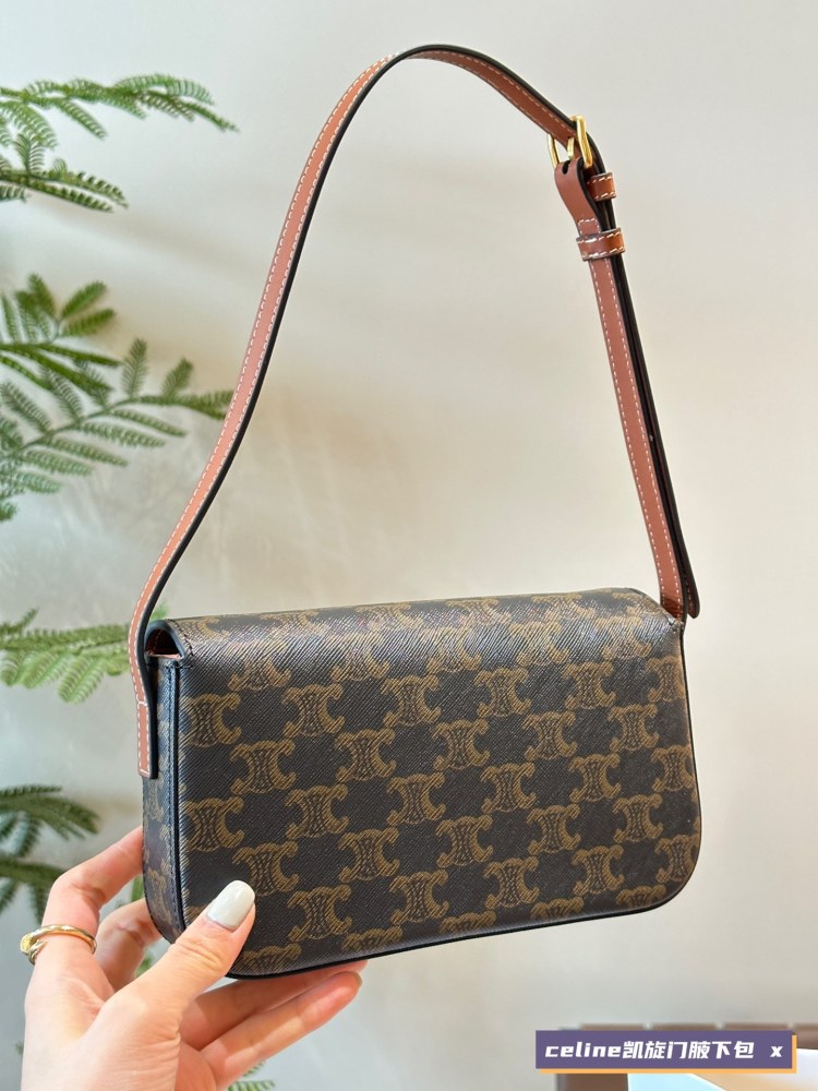 p215
New Package Promotion | CELINE Hot selling Arc de Triomphe Underarm Bag
CELINE has released a new underarm bag, the Triomphe Shoulder Bag, following the Ava bag. Transform the Triumphal Arch backpack series into an underarm shoulder style! Compa...