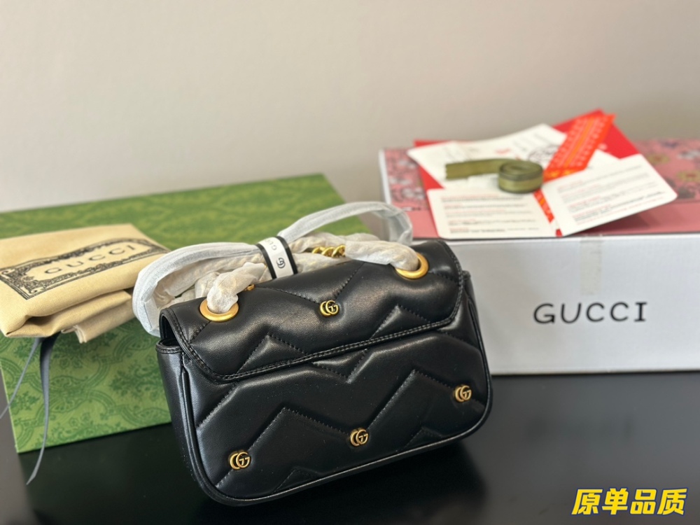 Complete packaging
Gucci's recent good-looking bags
Whether it's the sparkling diamond button 1955 or the new Marmont like puff cream, they are both the best choices for winter
