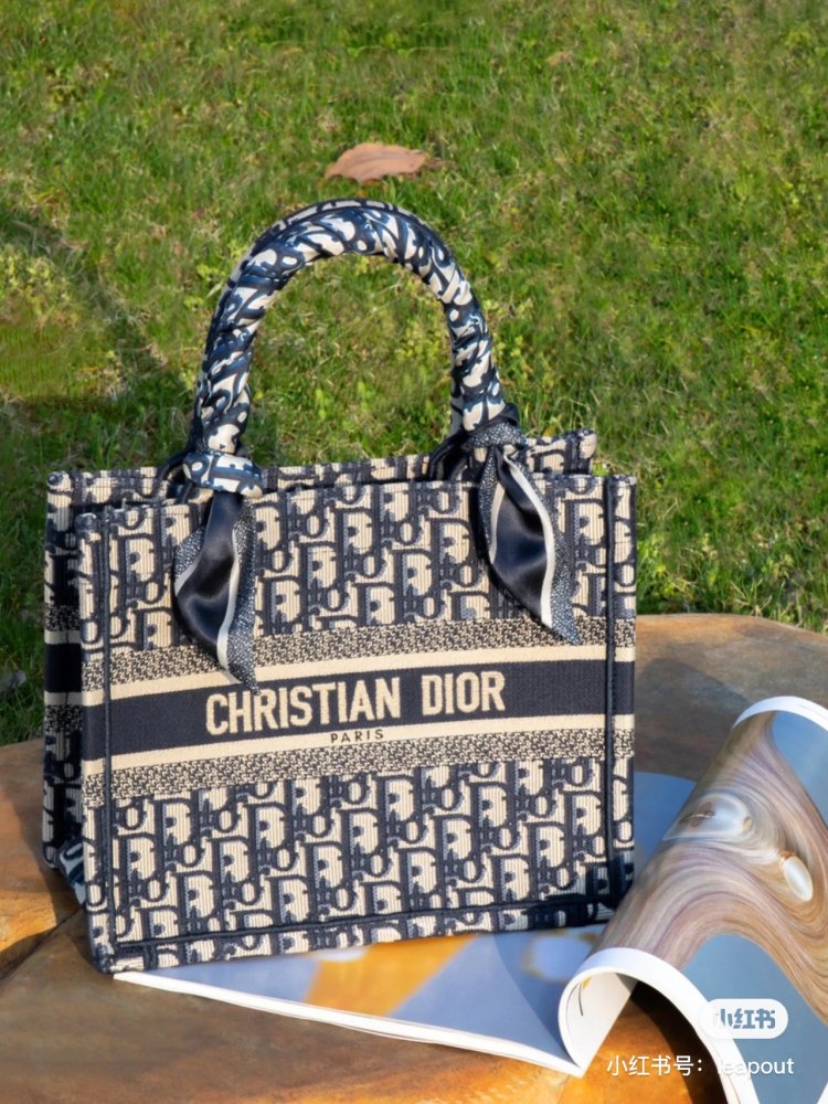 Diortote Old Flowers