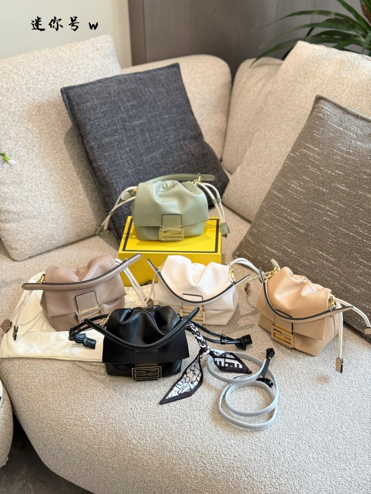 p245
Fendi New Mamma bag
The Fendi Mamma bag redesigned 25 years later. The small style is my favorite.
The timeless Fendi classic bag comes with a 16cm box