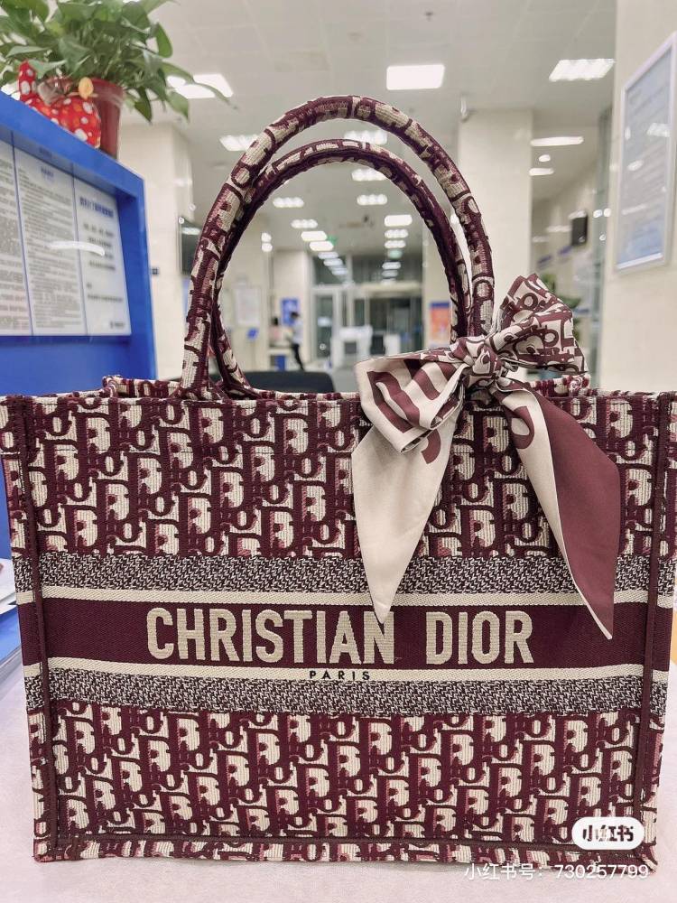 Dior wine red tote
