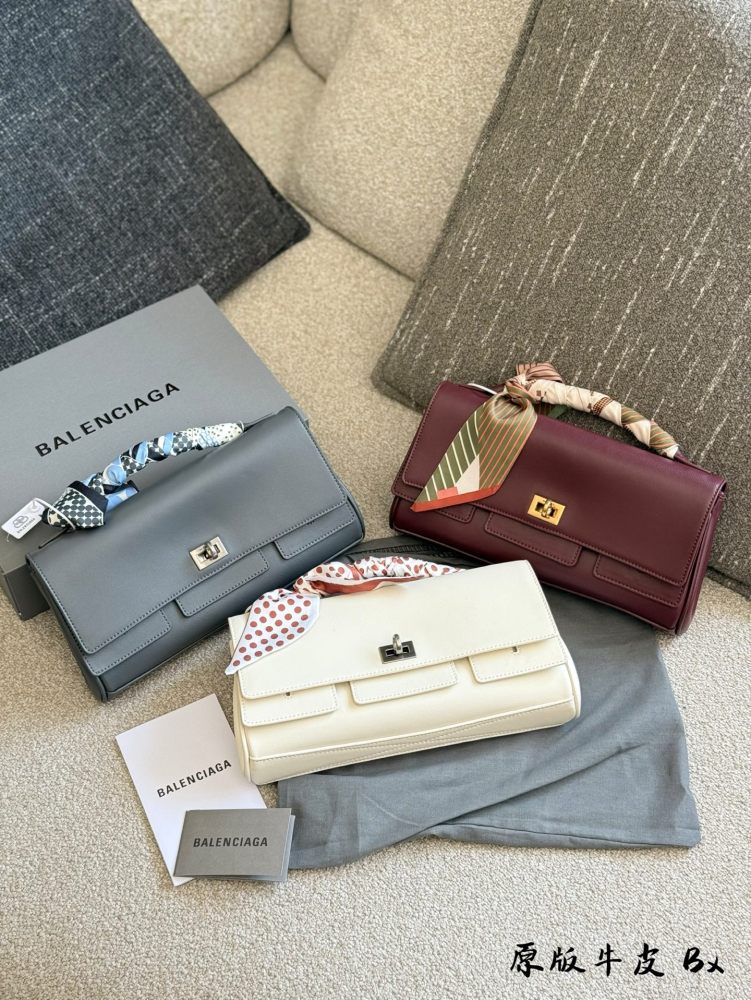 p280
Balenciaga Handbag Underarm Bag 25 Spring/Summer New Collection 29cm Full Set Packaging