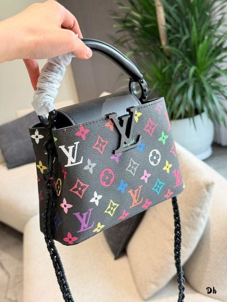 p255
LV black tri color white tri color hand-held shoulder bag 20cm with box
