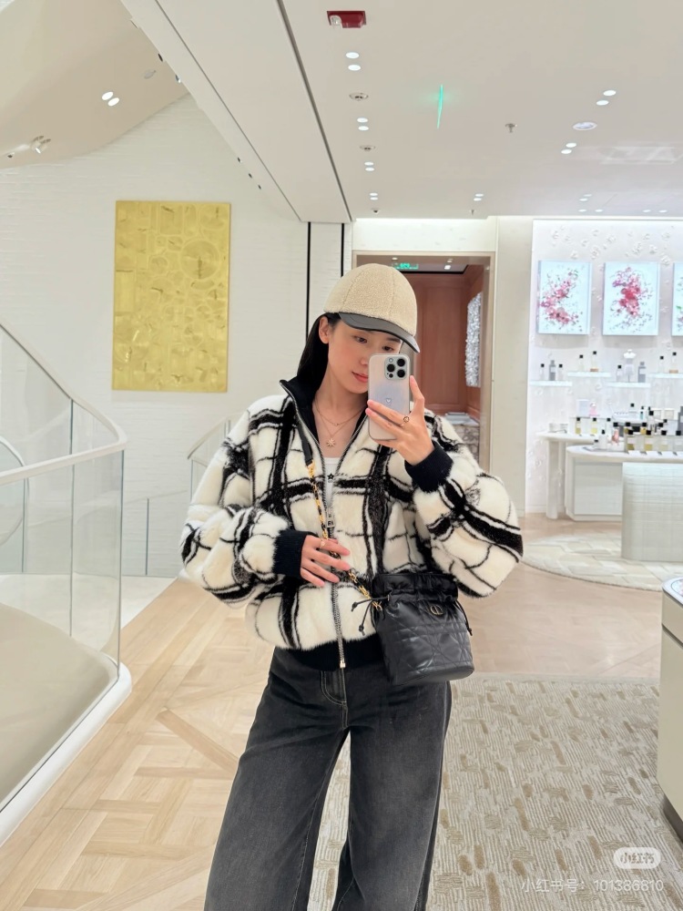 Dior sheepskin small lucky bag