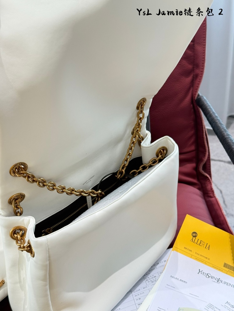 SAINT LAURENT | New Chain Big Bag with Hundred Jamie "YSL New Big Bag JAMIE, your fashion savior has arrived! The ultra-fine sheepskin pattern feels comfortable and durable.
Jewelry grade craftsmanship metal chains, with exquisite details that elevat...