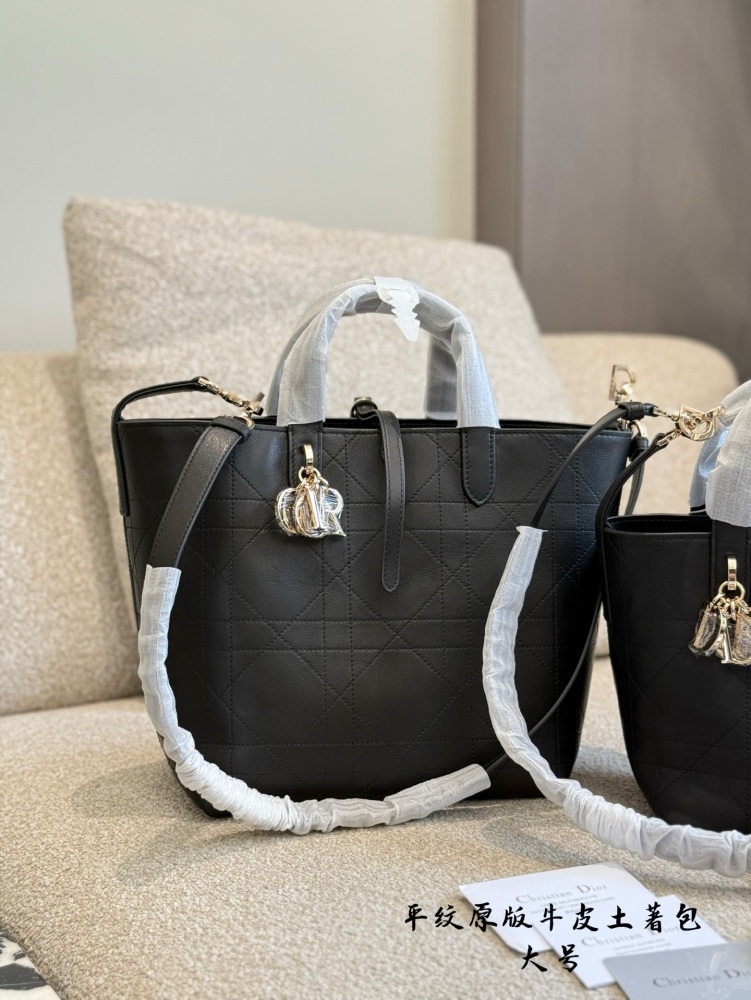 p330p340
The Dior Toujours oil wax leather bag that was asked about was so beautiful that it was a foul. # Fashion is reincarnation, I don't allow it. There are still people who don't know about this treasure bag of Dior Toujours oil wax leather!
The...