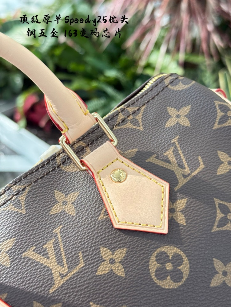 P340 Top Grade Original Single Steel Hardware
LVSpeedy25， Fashion essential item t
Hello, sisters! Today I'm going to share with you a super classic bag - the LV Speedy 25.
Its appearance is simple and elegant, with classic floral patterns that nev...