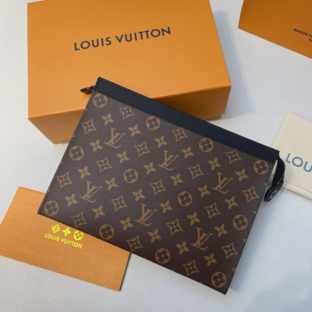 Lao Hua LV is known for its exquisite craftsmanship, with rare designs and special leather that combine technological innovation with classic style, highlighting the existence of the Louis Vuitton world. The internal design of the wallet is exquisite...