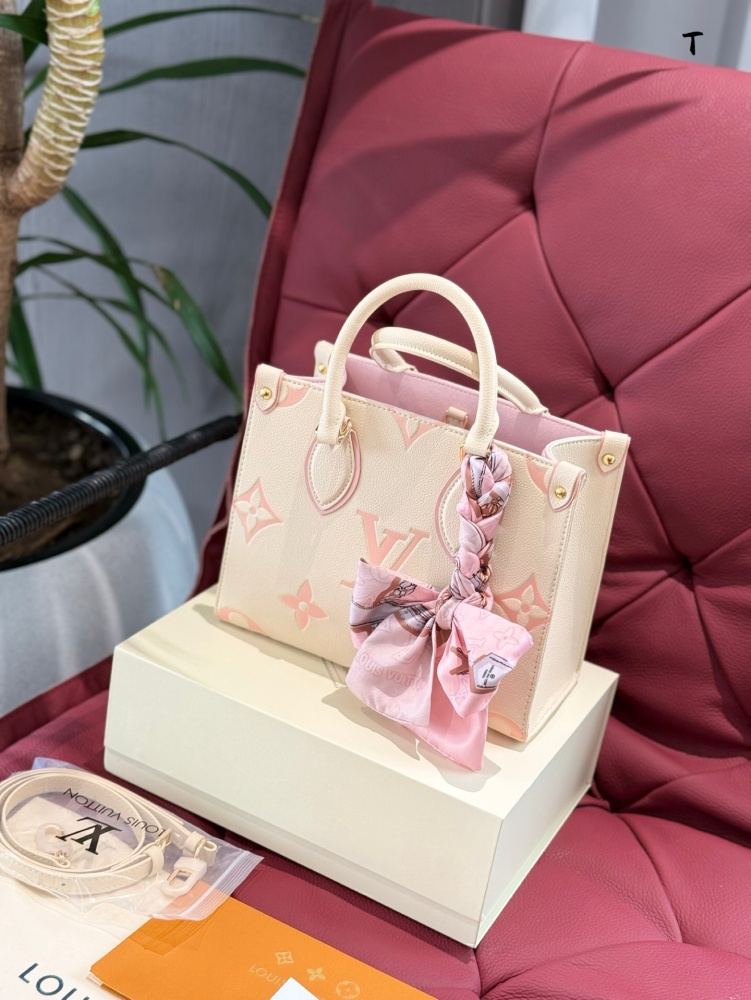 P260P270 Free scarves
LV on the gomini tote bag
Jungle Series
Crafty on the go advanced relief embossing gradient color
The King of Price Comparisons is a fantastic bag design inspired by the street brand that parodies Lv. Once upon a time, Louis VII...