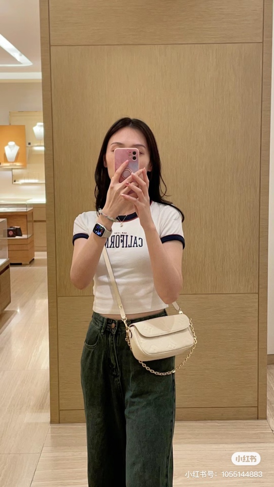 Super gentle milky white LV