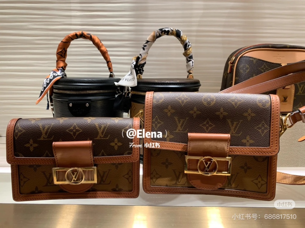 Since changing the design director, Lv has also launched some popular models, such as this elegant and beautiful Daphne DAUPHINE. In terms of capacity, we need to worry. Although it is a woc, the design is very reasonable, and it can hold much more t...