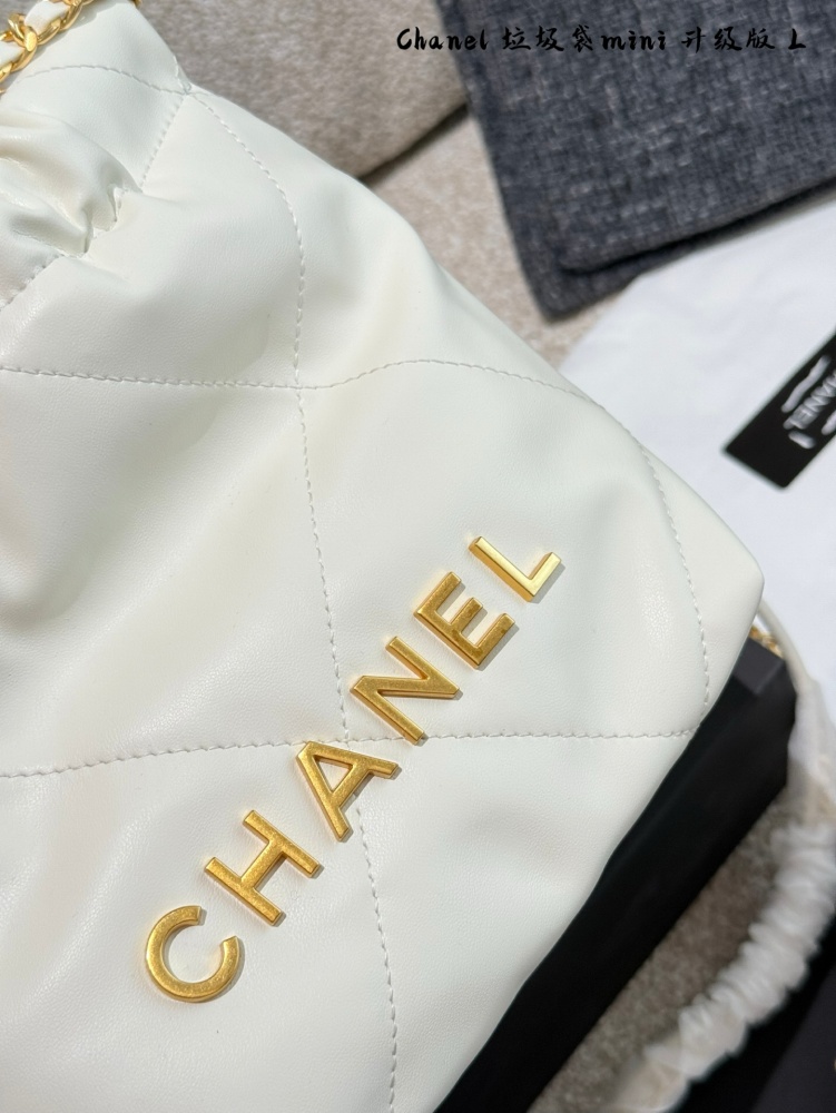 Chanel Mini Garbage Bag P250 Upgraded Version
Can be carried by hand or slung over
The new season's C position! Get up the little girl who used to have a casual style with 22 bags
Can be carried by hand or slung over, exquisite and cute 18 × 20 box ...