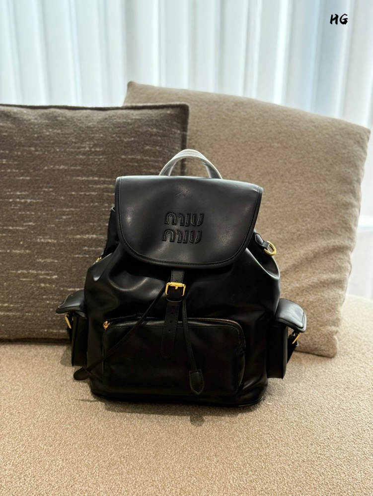 p260
The same miumiu backpack by Zhang Yuanying is so cute!
This miumiu backpack is so beautiful. Zhang Yuanying is truly a walking grass planting machine with dimensions of 25 × 30