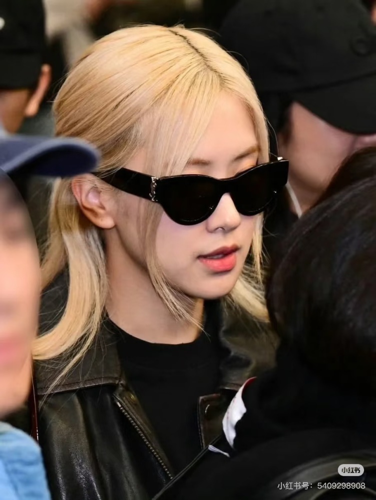 Rose's same YSL sunglasses ?