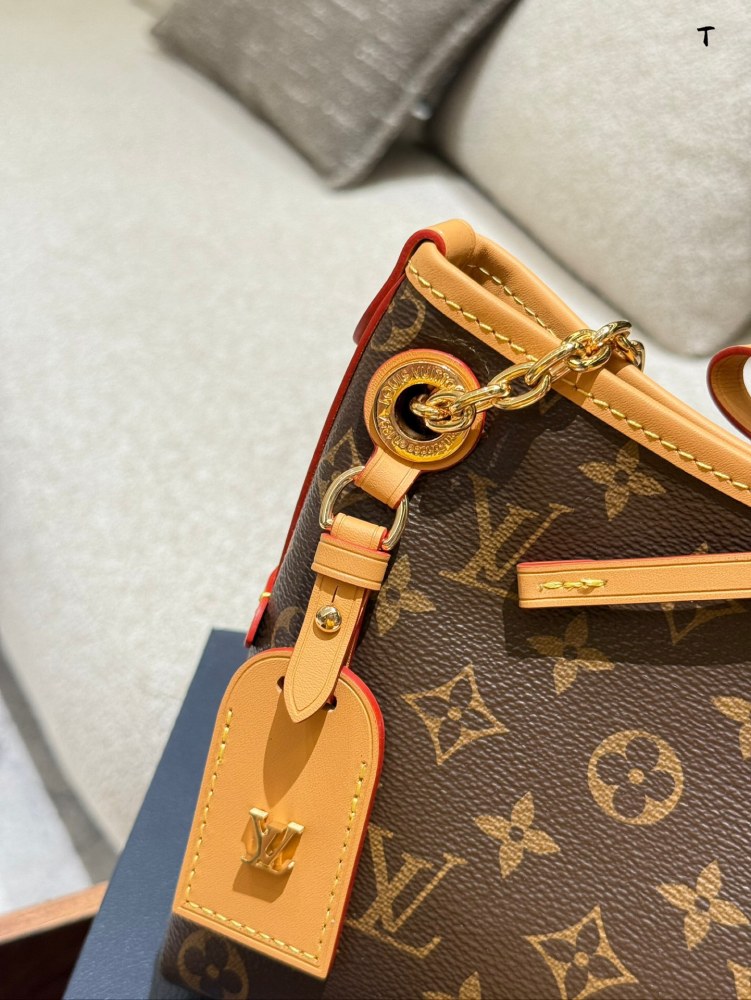 p265
New Carryall BB
The description of catfish whiskers and big gold chain babies is too appropriate. LV gold chain is really beautiful
Xiaobaa thinks that the new version of carryall has become cute, and she doesn't like the sisters with big bags, ...