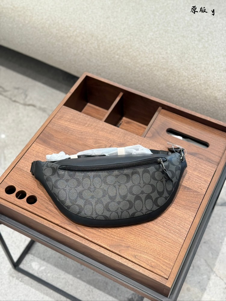 p230
Bag recommendation | COACH WARREN men's waist bag This men's waist bag is really YYDS
Trendy guys look great no matter how they dress up!
Same LV model but super affordable price!
32cm without box