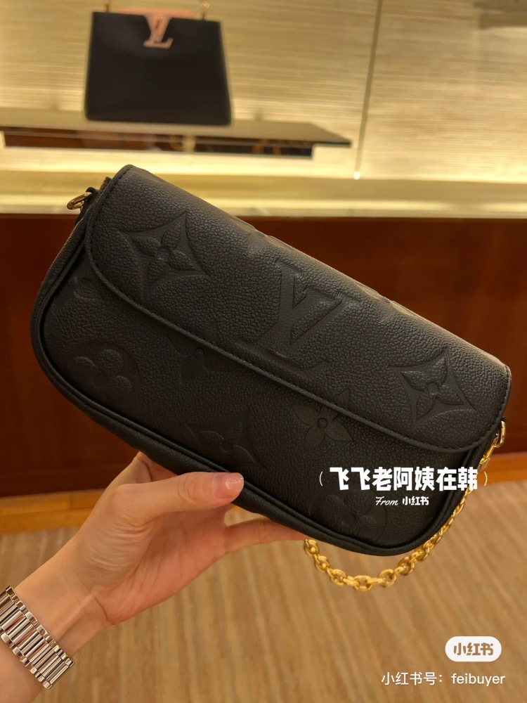 LVIVY upper body effect | I love it at first glance
LVIVY black understated luxury
Two shoulder straps~Underarm both shoulder and crossbody
This year's big hits are really high-end~