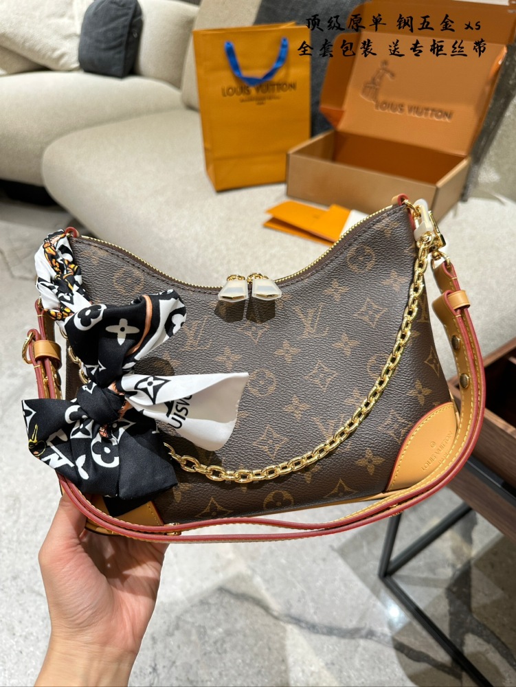 p300
All steel hardware with NFC chip scan code and receive silk ribbon at the counter
Lv vintage handbag with one shoulder and crossbody design, featuring vintage vintage style bags and limited edition Vivian women's bags by Takashi Murakami. LV vin...
