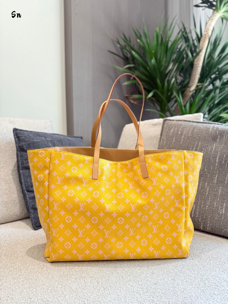 p260
LV Shoulder Underarm Handbag Shopping Bag
Who knows, my family! The LV Louis Vuitton travel bag is really crazy! The new 25 year model is here~Fresh mint green paired with classic Monogram pattern, high-end and eye-catching, always the focus of ...