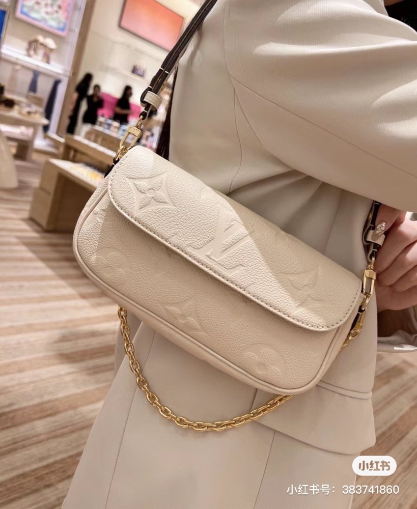 Super gentle milky white LV