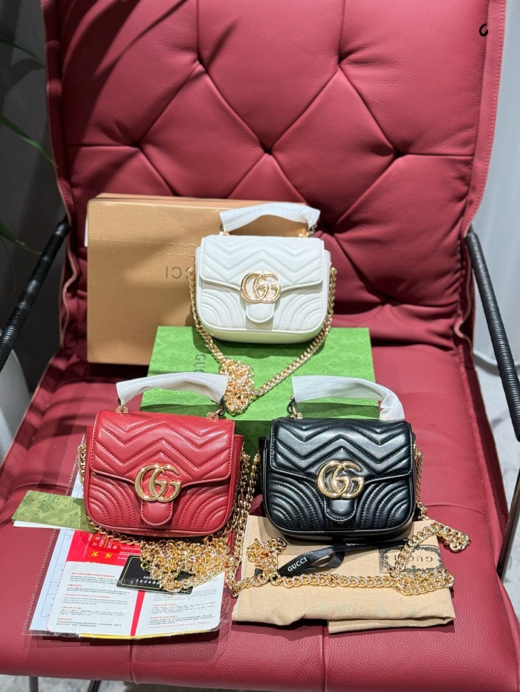 p225
New Square Fat Gucci Mamon
Sisters must have a Marmont
The lightest all leather bag I really love the variety of bag types to choose from
The durability of sheepskin tanned with essential oils to the touch of leather
The only downside is that I ...