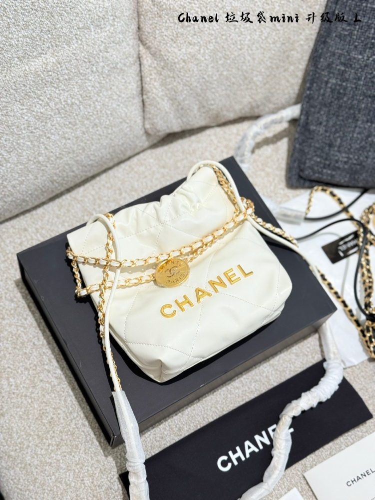 Chanel Mini Garbage Bag P250 Upgraded Version
Can be carried by hand or slung over
The new season's C position! Get up the little girl who used to have a casual style with 22 bags
Can be carried by hand or slung over, exquisite and cute 18 × 20 box ...