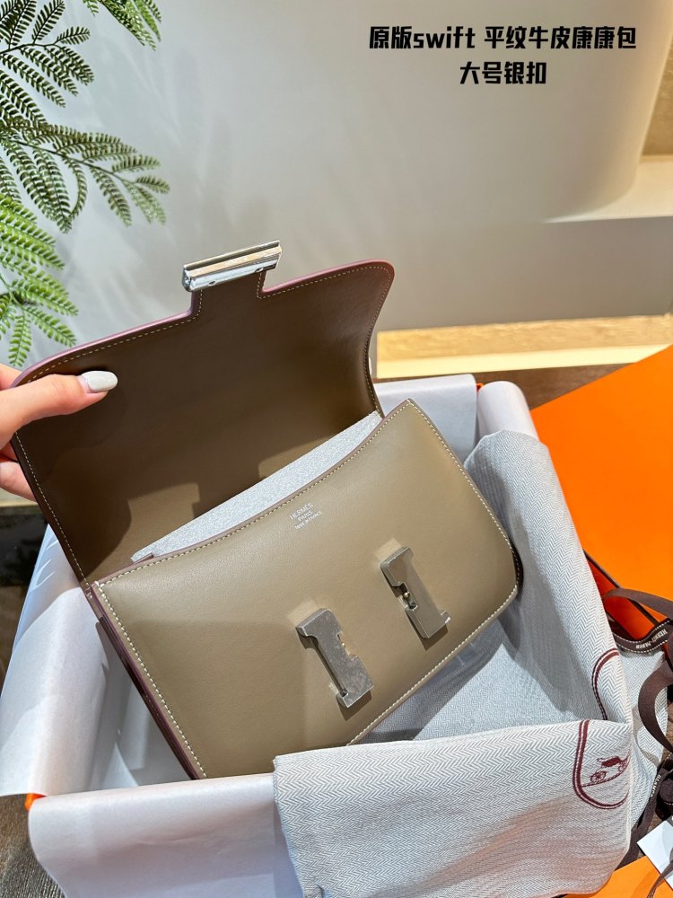 Original leather P310 counter packaging
The original Hermes Concon Swift bag is made of calf leather (soft cowhide)
The characteristics of the leather material are not small cowhide (soft cowhide), very soft, with delicate and smooth patterns, very g...