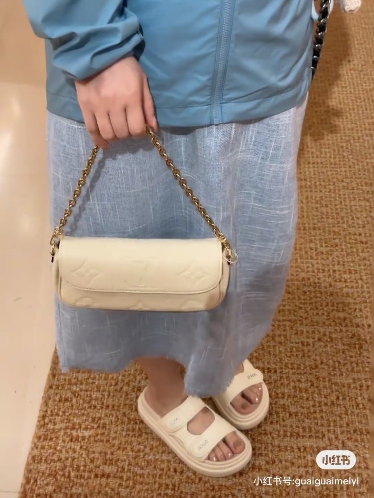 Super gentle milky white LV