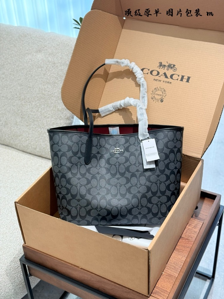 p255
Coach City Tote Old Flower Tote Bag
The most classic old flower
Coach City Tote tote bag
Size: Bottom length 32.5, opening 45, height 29, width 16cm, new version of floral suction buckle design
