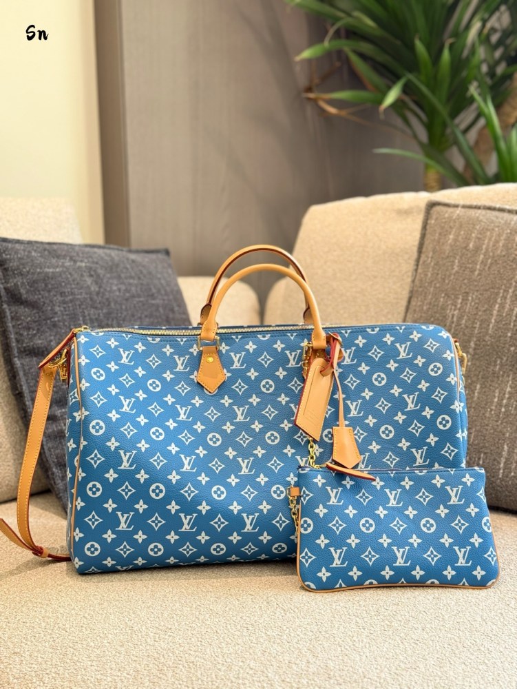 p300
LV Speedy P89 Keepall50 Apple Green Cross Shoulder Handbag
Who knows, my family! The LV Louis Vuitton travel bag is really crazy! The new 25 year model is here~Fresh mint green paired with classic Monogram pattern, high-end and eye-catching, alw...