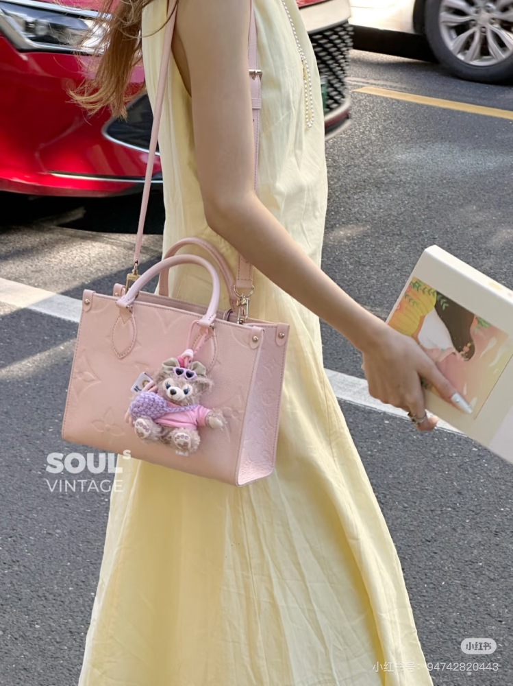LV's cherry blossom pink Onthego tote is really amazing! At first glance, I was amazed by LV Louis Vuitton's Onthegomini pink. Sisters who are used to carrying old flowers may want to try a different style