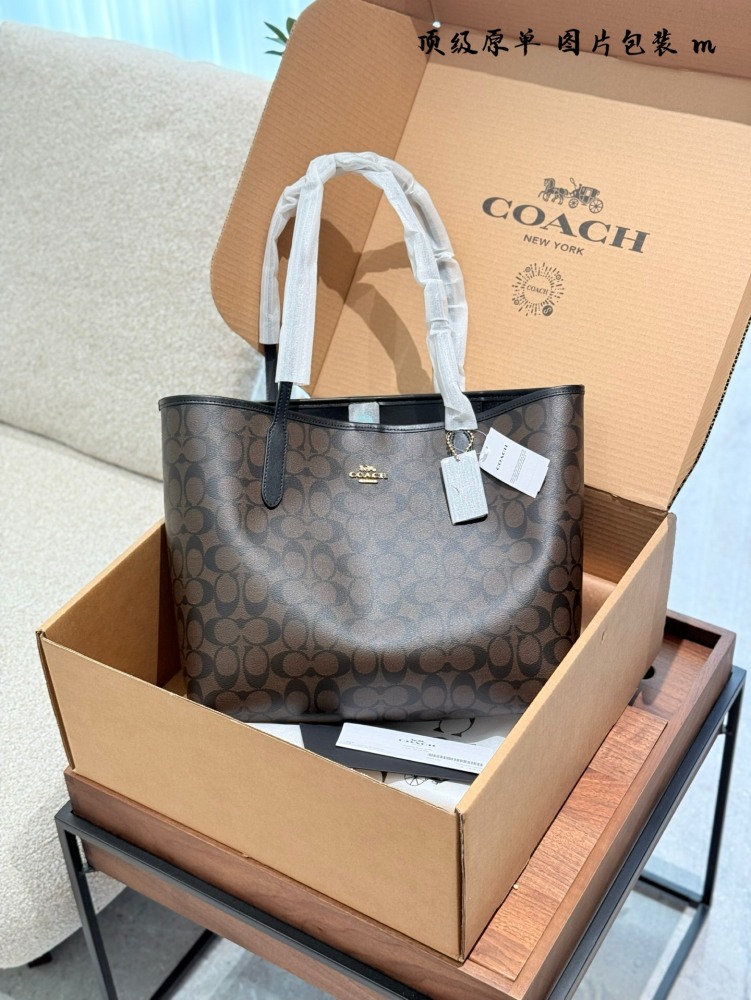 p255
Coach City Tote Old Flower Tote Bag
The most classic old flower
Coach City Tote tote bag
Size: Bottom length 32.5, opening 45, height 29, width 16cm, new version of floral suction buckle design