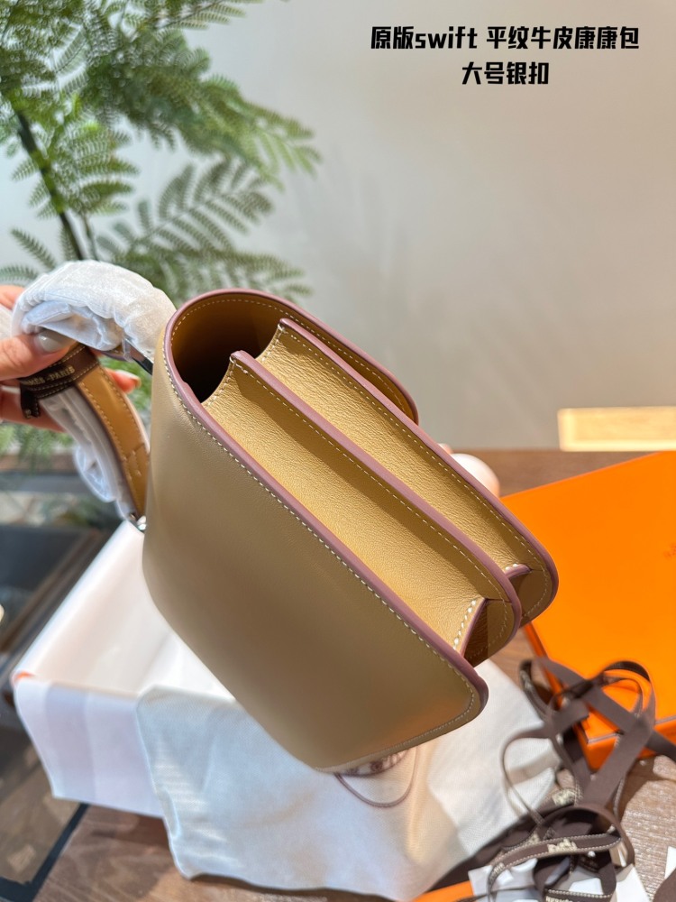 Original leather P310 counter packaging
The original Hermes Concon Swift bag is made of calf leather (soft cowhide)
The characteristics of the leather material are not small cowhide (soft cowhide), very soft, with delicate and smooth patterns, very g...