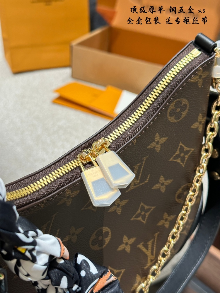 p300
All steel hardware with NFC chip scan code and receive silk ribbon at the counter
Lv vintage handbag with one shoulder and crossbody design, featuring vintage vintage style bags and limited edition Vivian women's bags by Takashi Murakami. LV vin...
