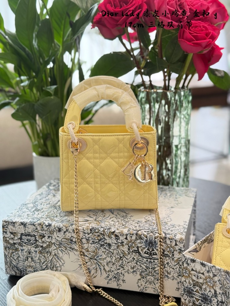 p209p264
Milk like little coquettish essence ◎ Dior Little Chicken Yellow Daifei Dior Three Grid Little Chicken Yellow Daifei °
Oh my god, who can refuse custard buns!
Lacquer skin shimmers and shines brightly+
It shines too brightly in the sunshi...