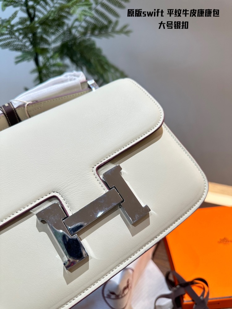 Original leather P310 counter packaging
The original Hermes Concon Swift bag is made of calf leather (soft cowhide)
The characteristics of the leather material are not small cowhide (soft cowhide), very soft, with delicate and smooth patterns, very g...