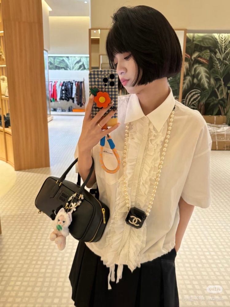 The classic of miumiu black bowling