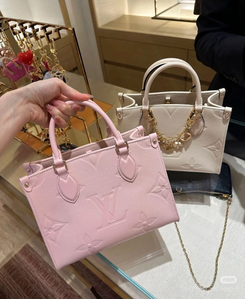 LV's cherry blossom pink Onthego tote is really amazing! At first glance, I was amazed by LV Louis Vuitton's Onthegomini pink. Sisters who are used to carrying old flowers may want to try a different style