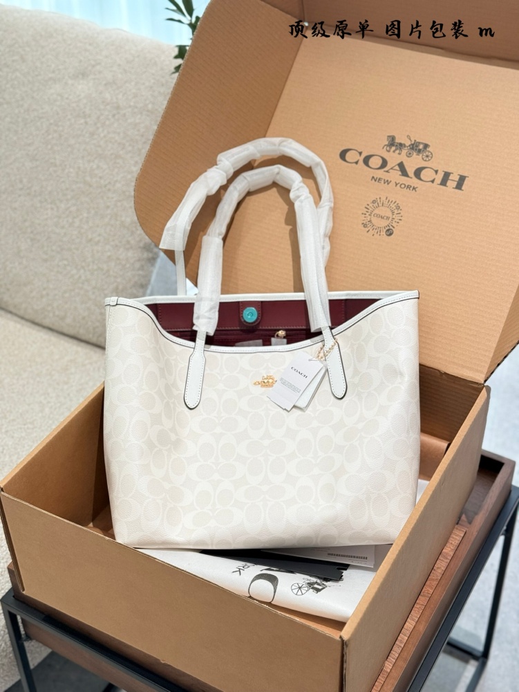 p255
Coach City Tote Old Flower Tote Bag
The most classic old flower
Coach City Tote tote bag
Size: Bottom length 32.5, opening 45, height 29, width 16cm, new version of floral suction buckle design
