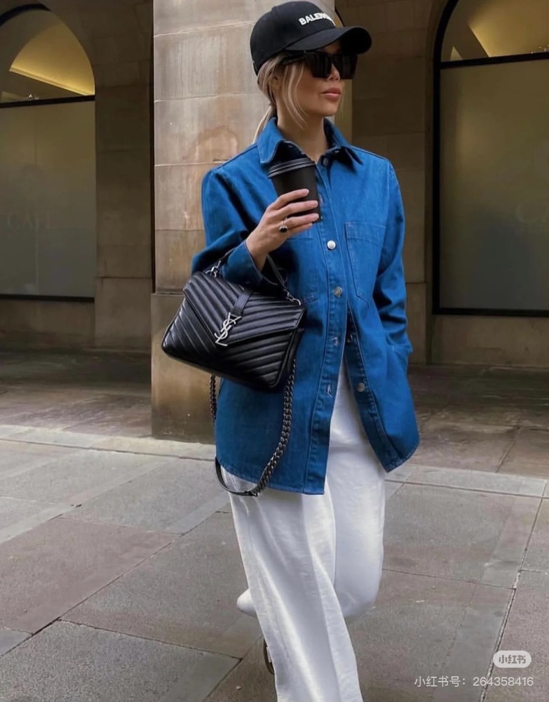 Saint Laurent College Black Silver Postman Bag | Durable and Versatile! The body of the bag is made of very soft calf leather
Classic yet versatile, fashionable yet exquisite
Same style for all major celebrities
The capacity is also very sufficient
C...