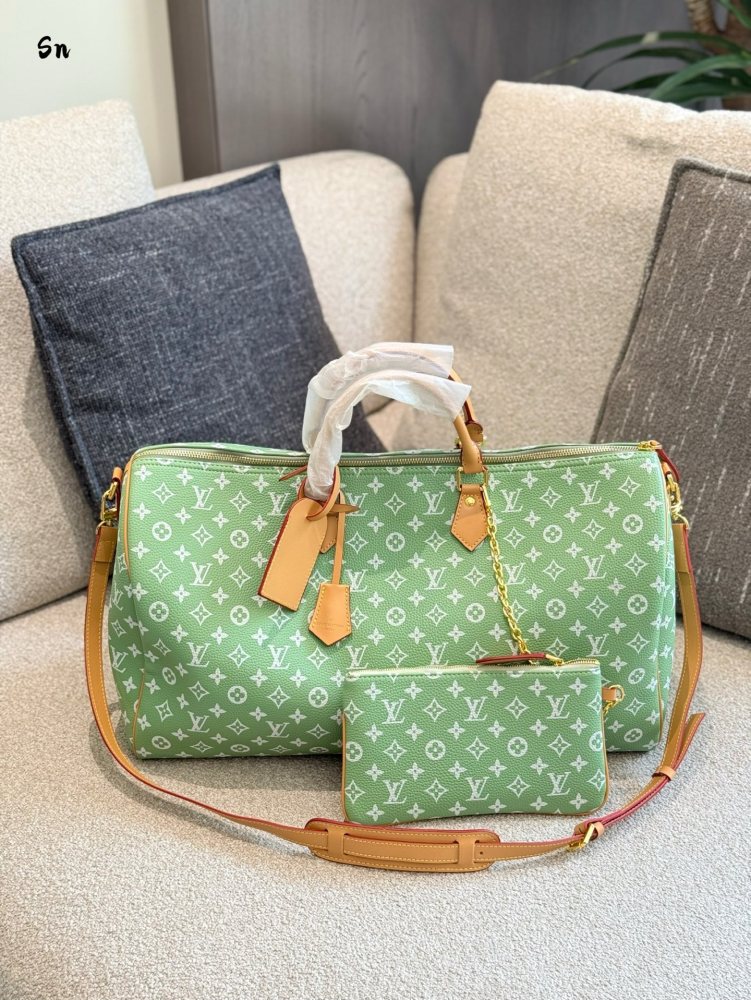 p300
LV Speedy P89 Keepall50 Apple Green Cross Shoulder Handbag
Who knows, my family! The LV Louis Vuitton travel bag is really crazy! The new 25 year model is here~Fresh mint green paired with classic Monogram pattern, high-end and eye-catching, alw...
