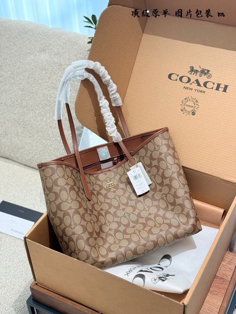 p255
Coach City Tote Old Flower Tote Bag
The most classic old flower
Coach City Tote tote bag
Size: Bottom length 32.5, opening 45, height 29, width 16cm, new version of floral suction buckle design